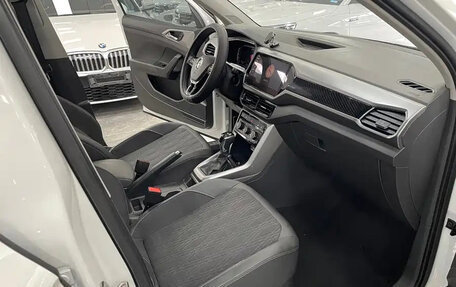 Volkswagen T-Cross I, 2023 год, 1 560 177 рублей, 10 фотография
