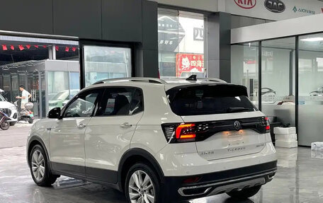 Volkswagen T-Cross I, 2023 год, 1 560 177 рублей, 4 фотография