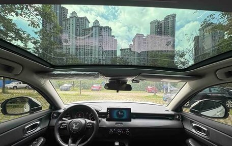 Honda Vezel, 2023 год, 1 340 000 рублей, 14 фотография