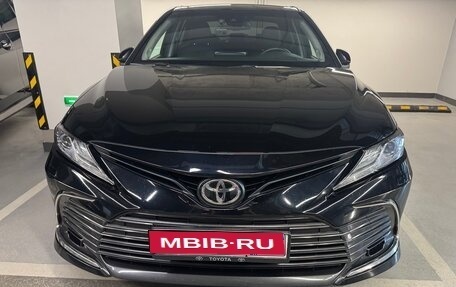 Toyota Camry, 2021 год, 3 290 000 рублей, 1 фотография
