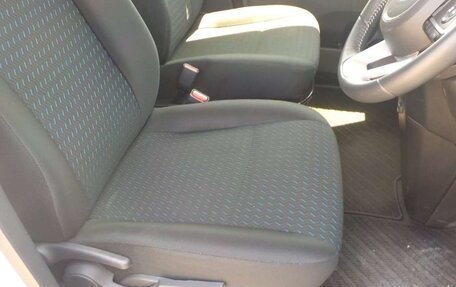 Toyota Roomy I, 2023 год, 1 100 000 рублей, 10 фотография