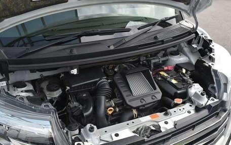 Toyota Roomy I, 2022 год, 900 000 рублей, 14 фотография