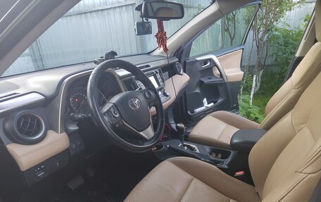 Toyota RAV4, 2015 год, 2 450 000 рублей, 14 фотография