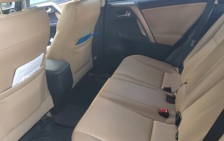 Toyota RAV4, 2015 год, 2 450 000 рублей, 11 фотография