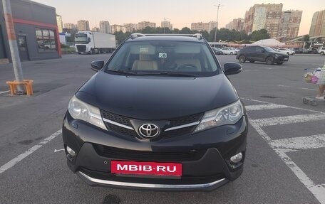 Toyota RAV4, 2015 год, 2 450 000 рублей, 23 фотография