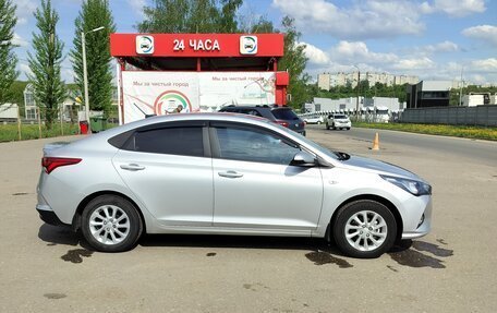 Hyundai Solaris II рестайлинг, 2021 год, 1 450 000 рублей, 2 фотография