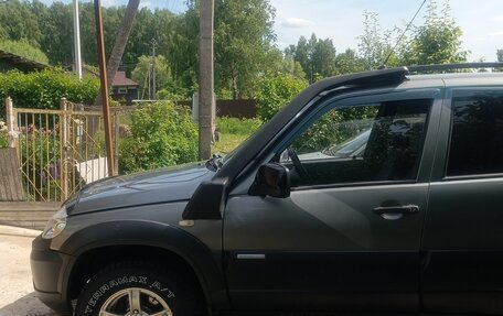 Chevrolet Niva I рестайлинг, 2010 год, 355 000 рублей, 3 фотография