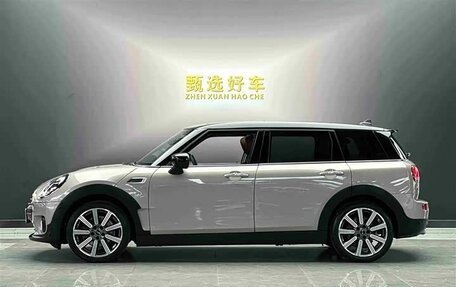 MINI Clubman, 2023 год, 2 650 000 рублей, 3 фотография