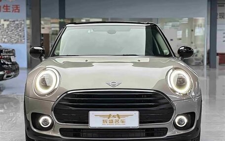 MINI Clubman, 2023 год, 2 650 000 рублей, 2 фотография