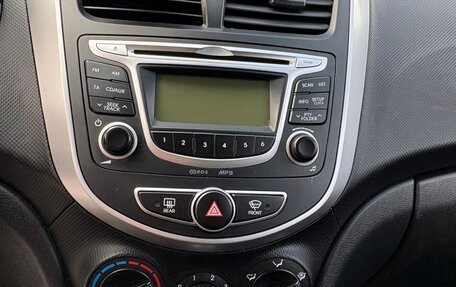 Hyundai Solaris II рестайлинг, 2013 год, 780 000 рублей, 16 фотография
