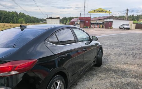 Hyundai Elantra VI рестайлинг, 2017 год, 1 200 000 рублей, 3 фотография