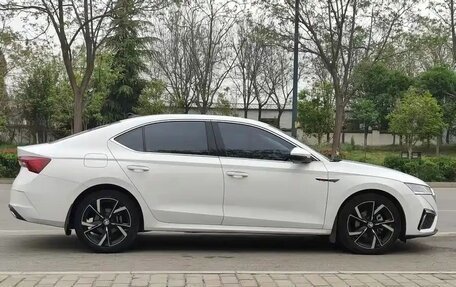 Skoda Octavia IV, 2023 год, 1 590 005 рублей, 4 фотография