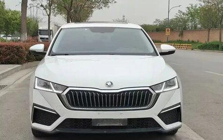 Skoda Octavia IV, 2023 год, 1 590 005 рублей, 2 фотография