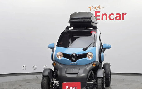 Renault Twizy, 2017 год, 583 002 рублей, 2 фотография