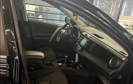Toyota RAV4, 2018 год, 3 050 000 рублей, 12 фотография