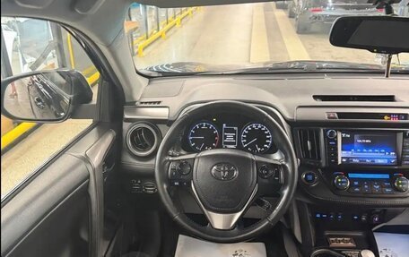 Toyota RAV4, 2018 год, 3 050 000 рублей, 13 фотография