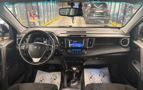 Toyota RAV4, 2018 год, 3 050 000 рублей, 14 фотография
