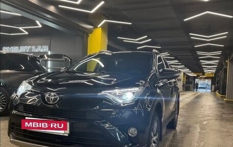 Toyota RAV4, 2018 год, 3 050 000 рублей, 9 фотография
