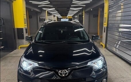 Toyota RAV4, 2018 год, 3 050 000 рублей, 2 фотография