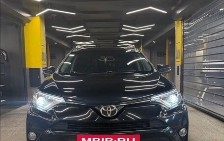 Toyota RAV4, 2018 год, 3 050 000 рублей, 3 фотография