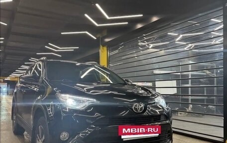 Toyota RAV4, 2018 год, 3 050 000 рублей, 10 фотография