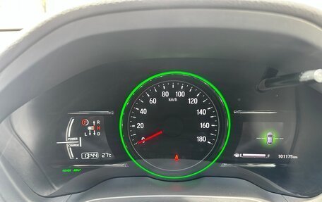 Honda Vezel, 2018 год, 1 800 000 рублей, 14 фотография