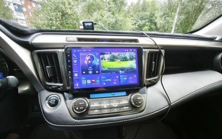 Toyota RAV4, 2013 год, 2 000 000 рублей, 14 фотография