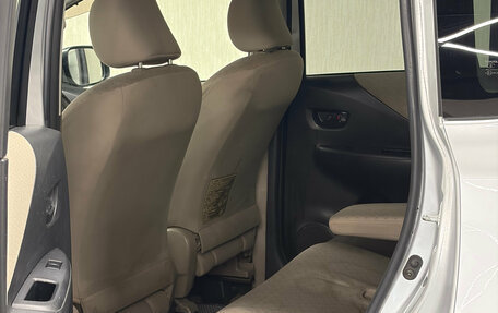 Toyota Ractis I, 2006 год, 597 000 рублей, 26 фотография