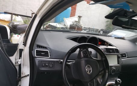 Toyota Verso I, 2017 год, 1 350 000 рублей, 4 фотография