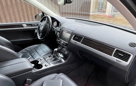 Volkswagen Touareg III, 2017 год, 3 000 000 рублей, 6 фотография