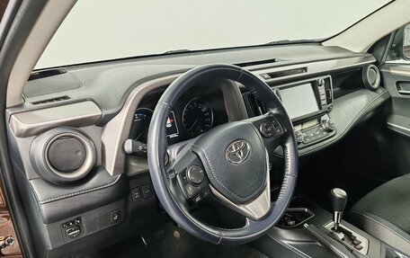 Toyota RAV4, 2018 год, 2 599 000 рублей, 18 фотография