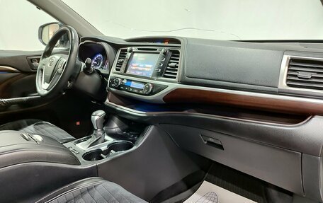 Toyota Highlander III, 2014 год, 2 950 000 рублей, 14 фотография