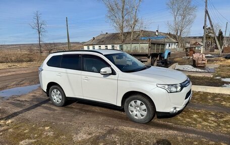Mitsubishi Outlander III рестайлинг 3, 2012 год, 1 370 000 рублей, 3 фотография