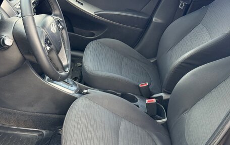 Hyundai Solaris II рестайлинг, 2016 год, 550 000 рублей, 24 фотография
