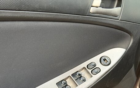 Hyundai Solaris II рестайлинг, 2016 год, 550 000 рублей, 20 фотография