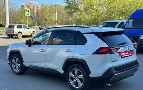 Toyota RAV4, 2019 год, 2 750 000 рублей, 6 фотография