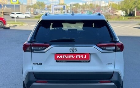 Toyota RAV4, 2019 год, 2 750 000 рублей, 7 фотография