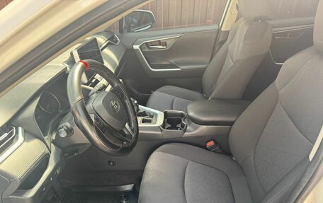 Toyota RAV4, 2019 год, 2 750 000 рублей, 17 фотография