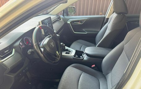 Toyota RAV4, 2019 год, 2 750 000 рублей, 22 фотография