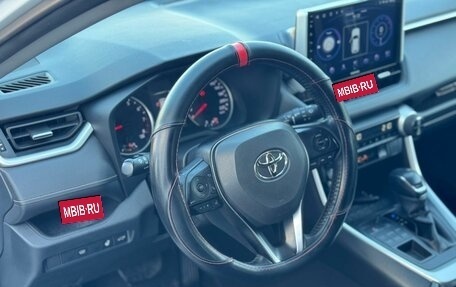 Toyota RAV4, 2019 год, 2 750 000 рублей, 10 фотография
