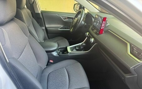 Toyota RAV4, 2019 год, 2 750 000 рублей, 19 фотография