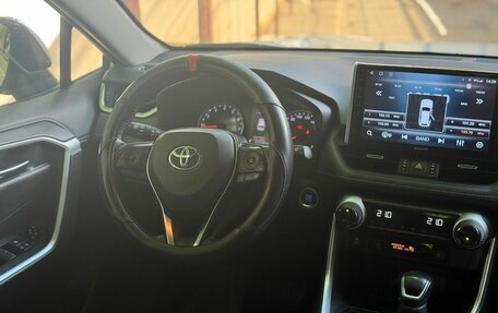 Toyota RAV4, 2019 год, 2 750 000 рублей, 24 фотография