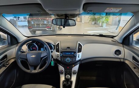 Chevrolet Cruze II, 2015 год, 600 000 рублей, 9 фотография