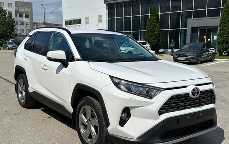 Toyota RAV4, 2020 год, 3 290 000 рублей, 3 фотография