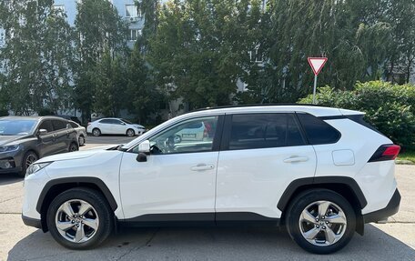 Toyota RAV4, 2020 год, 3 290 000 рублей, 8 фотография