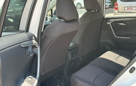 Toyota RAV4, 2020 год, 3 290 000 рублей, 14 фотография