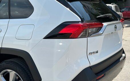 Toyota RAV4, 2020 год, 3 290 000 рублей, 10 фотография