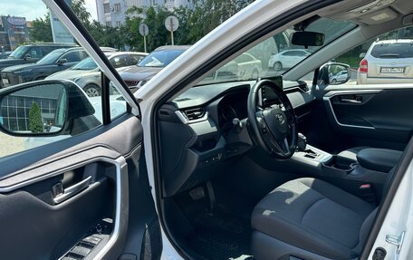 Toyota RAV4, 2020 год, 3 290 000 рублей, 11 фотография