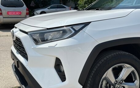 Toyota RAV4, 2020 год, 3 290 000 рублей, 9 фотография
