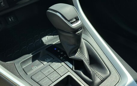 Toyota RAV4, 2020 год, 3 290 000 рублей, 27 фотография